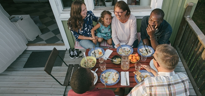 8 Ways to Manage Your Holiday Eating
