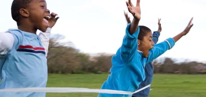 Cosas que debes saber sobre la conmoción cerebral en los niños y el deporte